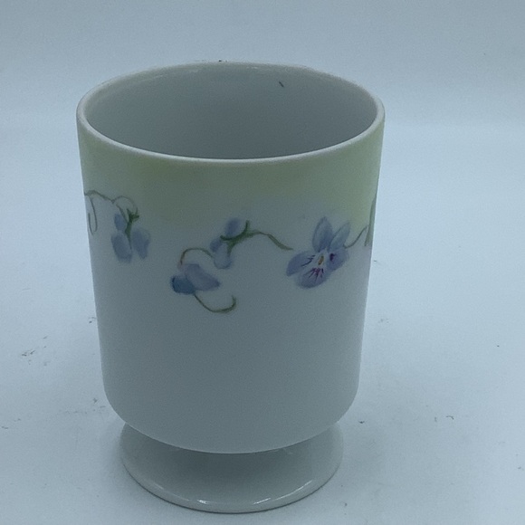 Vintage Hand Painted Footed Gold Handled Flowered Mug - Picture 5 of 7